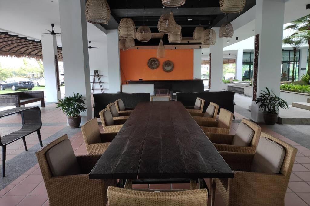 Cozzyhome@Rex Bdc Kuching Luaran gambar